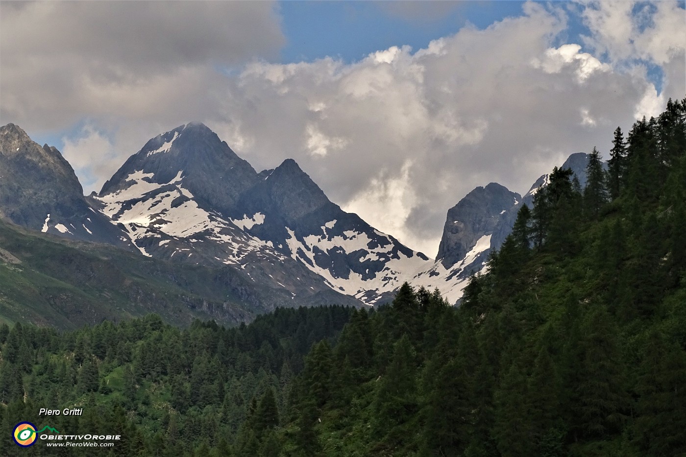 83 Zoom verso il Pizzo del Diavolo.JPG